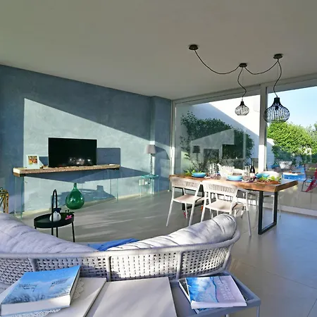 Villa Carrubo 4, Emma Ragusa