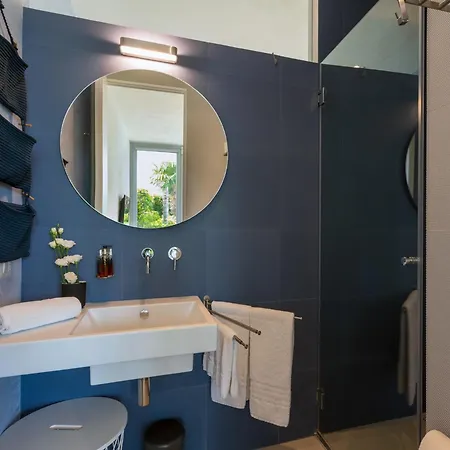 Βίλα Carrubo 4, Emma Ραγκούσα